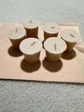 6 teacup candles, vanilla scented
